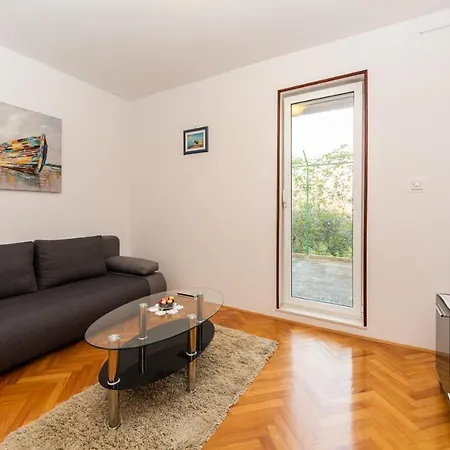 Mary Апартаменти Спліт