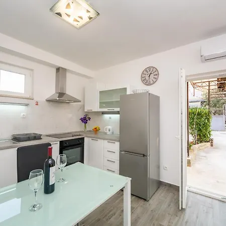 Апартаменти Mary